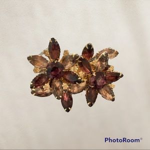 Vintage rhinestone and gold brooch